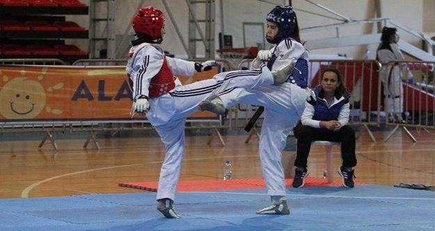 Alanya'da taekwondo heyecanı başladı