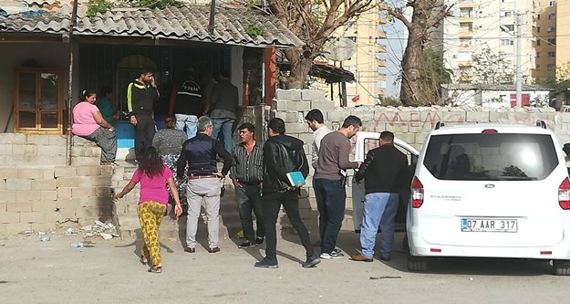 Hamile kardeşini jiletle yaralayıp, paralarını gasp etti