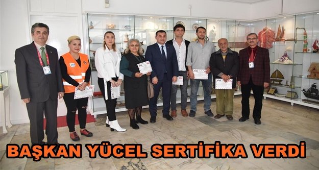 Pet shop sahiplerine sertifika verildi