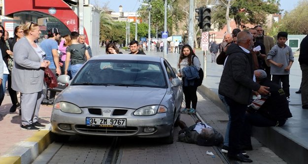 Tramvay yolundaki kazaya sadece tramvay karışmadı