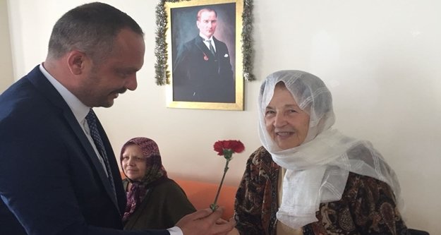 Ülkücülerden huzurevi ziyareti