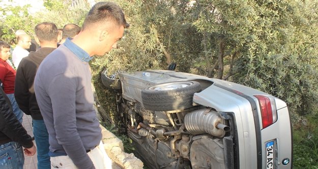 Virajı alamayan otomobil bahçeye girdi