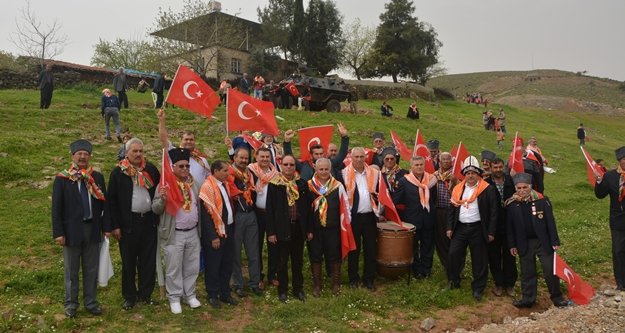 Yörükler, sınırda Mehmetçiğe destek verdi