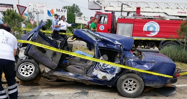 Baba ve oğlu kazada öldü