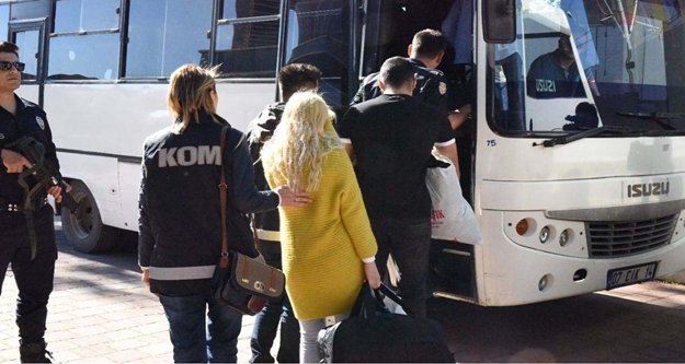 Çakıcı, talimatları cezaevindeki ankesörlü telefonla vermiş