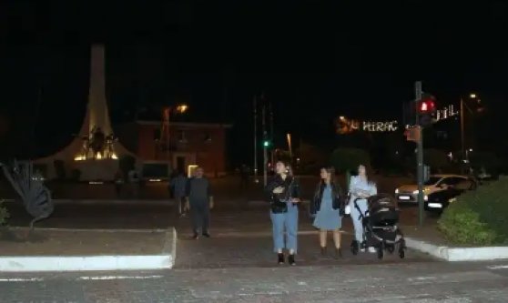 Deprem halkı sokağa döktü