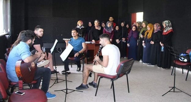 Hafız adayları gençlik merkezinde