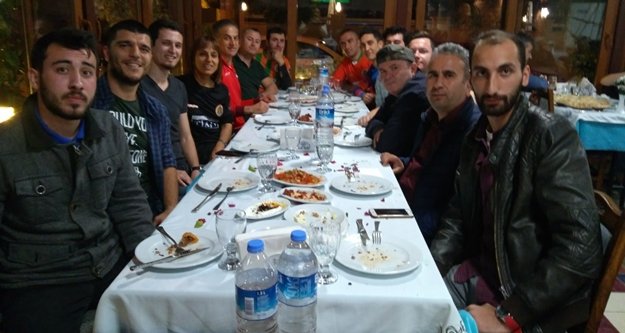 Halı saha turnuvası sonrası başhekimle yemek