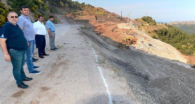 Heyelan nedeniyle çöken yol bayrama yetişecek