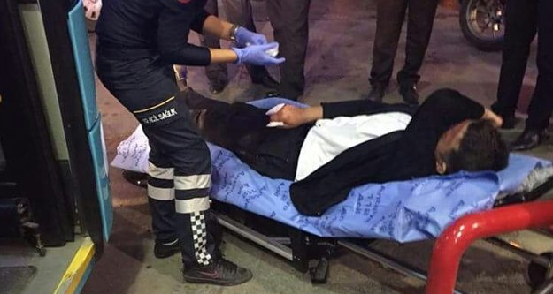 Kavgayı ayırmaya çalışan halk otobüsü şoförü parmağından oldu