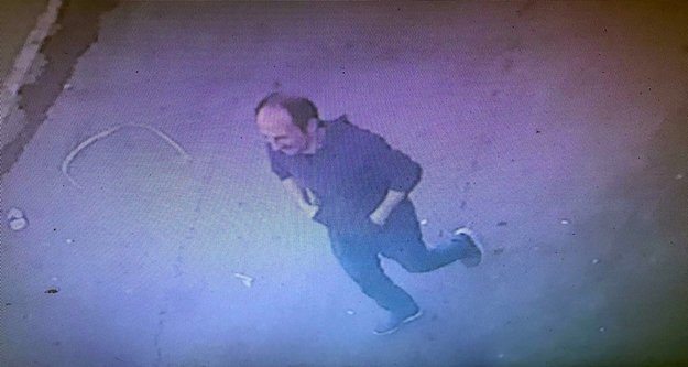 Oğlunun boncuk atan oyuncak tabancasıyla banka soymaya kalktı