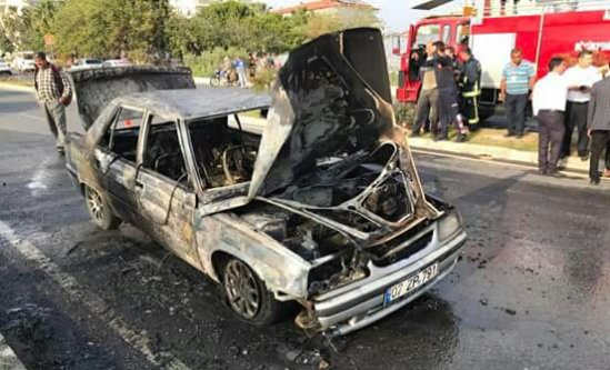 Seyir halindeki araç cayır cayır yandı