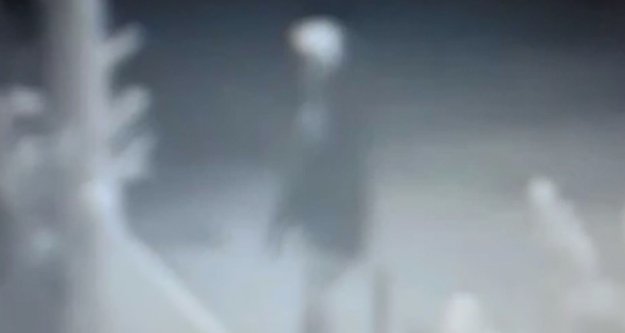 Varını yoğunu yatırdığı arabayı 2 dakika çaldılar