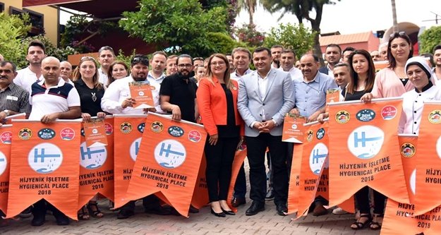 Alanya'da 131 işletmeye turuncu bayrak