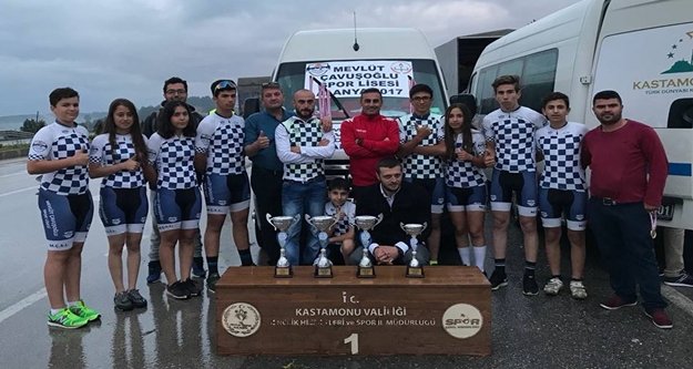 Alanya'nın 2 okulundan büyük başarı