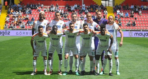 Alanyaspor'lu futbolcular ceza sınırında