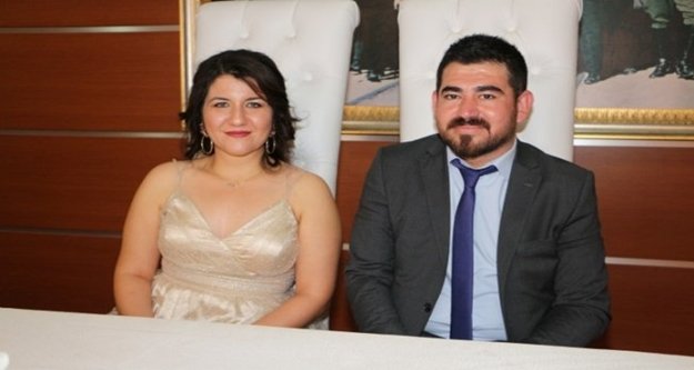 Gazeteci Anak ve Erdem dünya evine girdiler