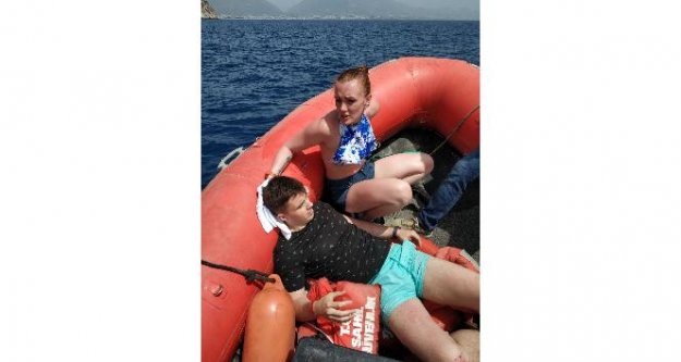 Kayalıklardan düşen Rus turist Sahil Güvenlik tarafından kurtarıldı