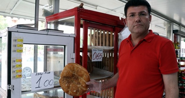 Marketçi Ragıp, Ramazan'da da iş başında! Pide 1 lira