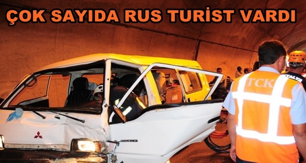 Tünelde feci kaza: Turistler ölümden döndü