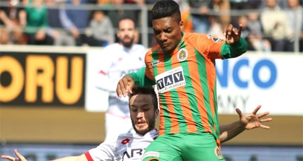 Alanyasporlu yıldıza Türkiye'den talip var