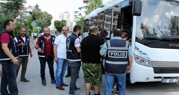 Almanlar'a FETÖ dolandırıcılığına 7 tutuklama