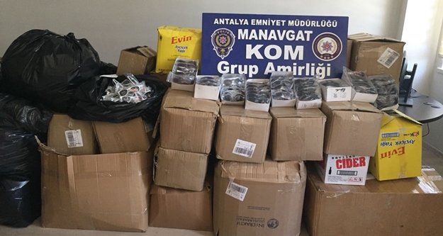 Antalya'da kaçak gözlük operasyonu
