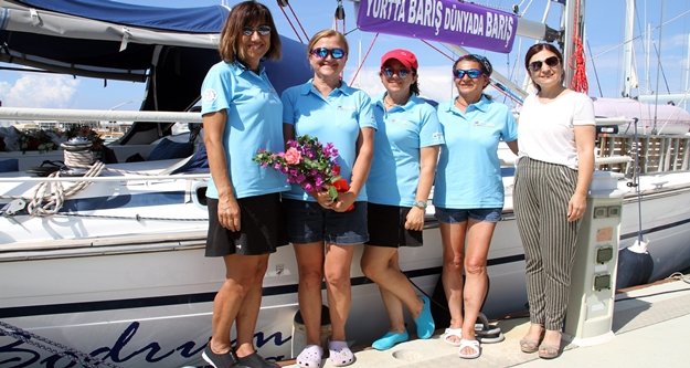 Barış için yelken açan 4 kadın Alanya’da mola verdi