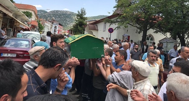 Kalbine yenik düşen belediye çalışanını son yolculuğuna arkadaşları uğurladı