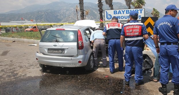 Karayolunda feci kaza: 1 ölü, 3 yaralı