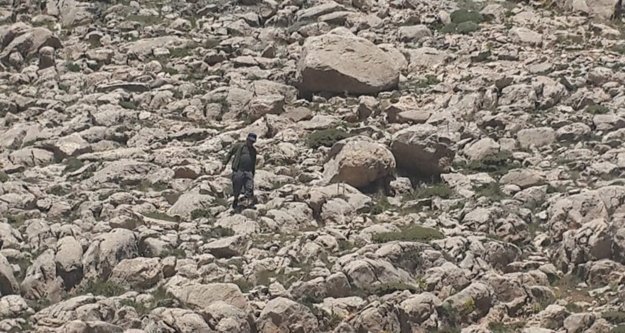 Kayıp müzisyenin cesedi 8 metrelik kayalıkların dibinde bulundu