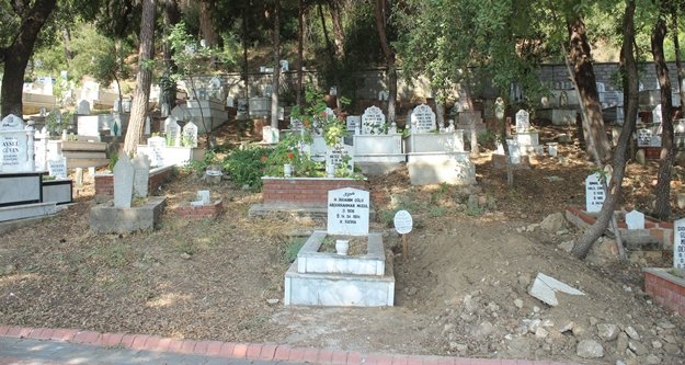 Mezarı tahrip edip "Bu iş bitmedi" yazan şüpheli yakalandı