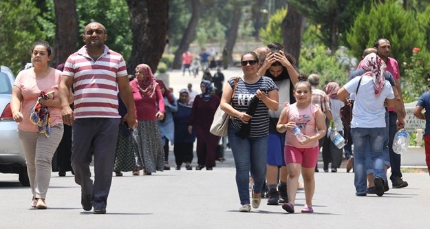 Mezarlıklarda arife yoğunluğu