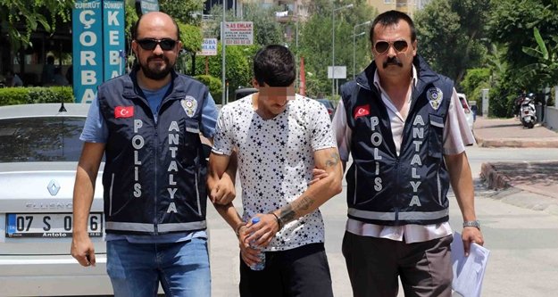 Oy kullanmaya giden vatandaşa seçim faresi şoku