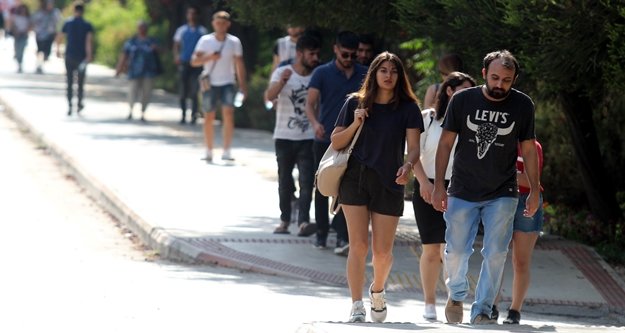 YKS’de 15 dakikaya takılan öğrenci: ”Şaka mı bu?”