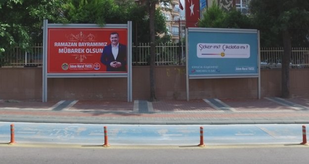 Yücel'in bayram mesajları Alanya'yı süslüyor