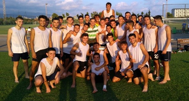 Akçalıoğlu gençlere moral verdi