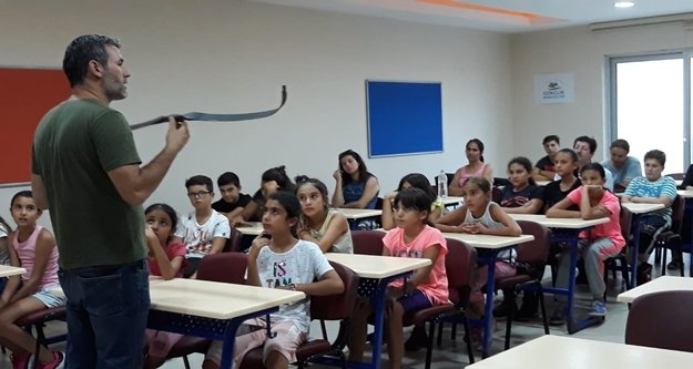 Alanya'da gençler ok atmayı öğreniyor