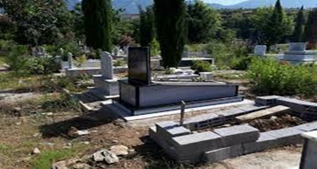 Alanya'da mezarlık isyanı! Bu kadar yakın olur mu?