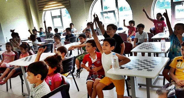 Alanyalı gençler mutlu oluyorlar