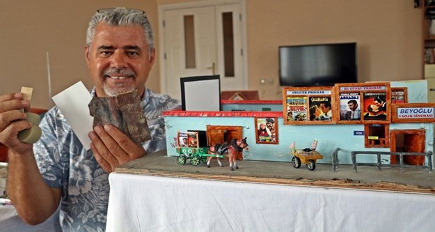 Çöpten bulduğu atıklardan yaptığı maketlerde çocukluğunu yaşatıyor