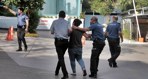 Hastane önünde şüpheli çanta ve kadın paniği