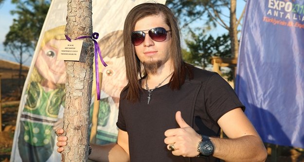 Kobranın ısırdığı illüzyonist Aref yoğun bakımda