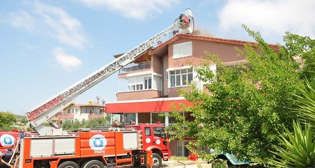 Kokoreççide çıkan yangın korkuttu