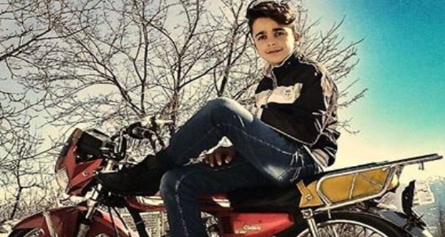 Motosiklet ile otomobil kafa kafaya çarpıştı: 2 ölü