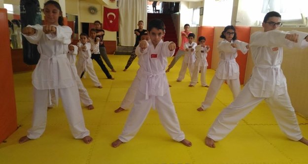 Taekwondo dur durak bilmiyor