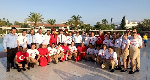 Türk gecesinde lezzet ve kültürü yakından tanıyorlar