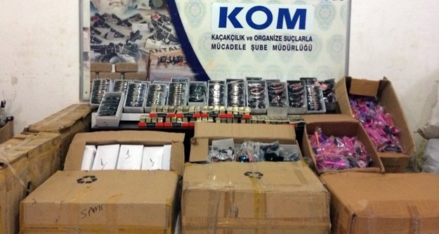 275 bin lira değerinde kaçak güneş gözlüğü ele geçirildi