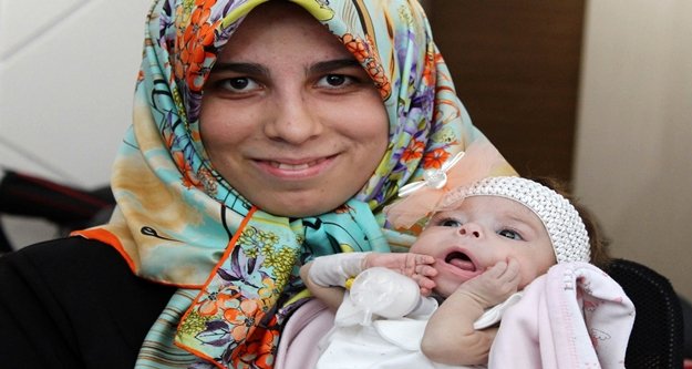 2.8 kilo ağırlığındaki 6 aylık bebeğe 100 gramlık karaciğer nakli