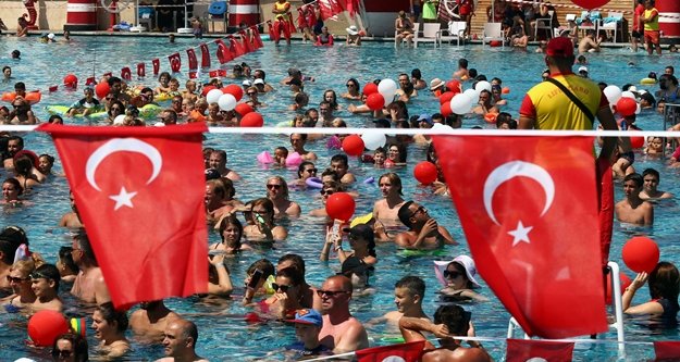 3 bin tatilciden 30 Ağustos’ta rekor denemesi